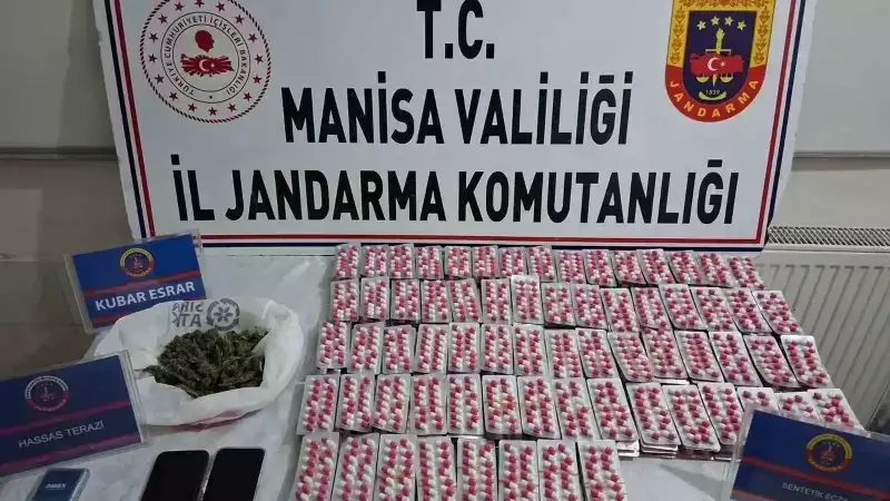 Manisa'da Uyuşturucu Operasyonu: 3.248 Hap ve 500 Gram Esrar Ele Geçirildi