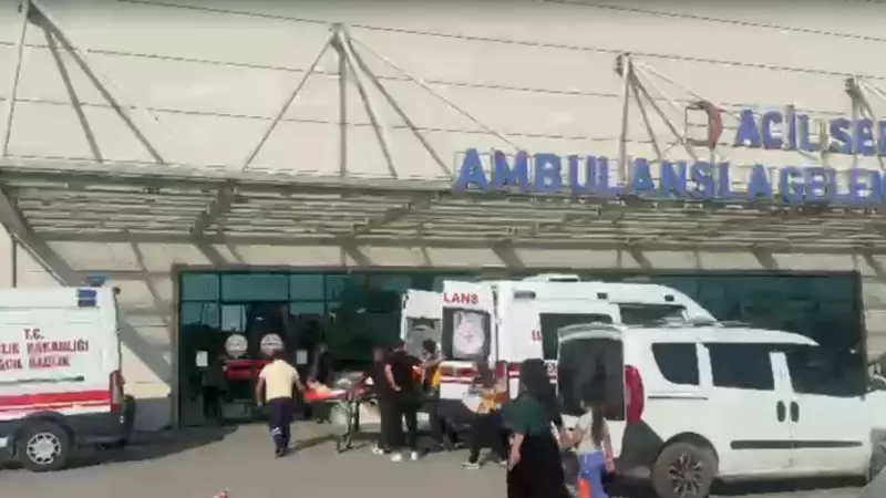 Mersin'de Makarna Fabrikasında Zehirlenme: 11 İşçi Hastaneye Kaldırıldı