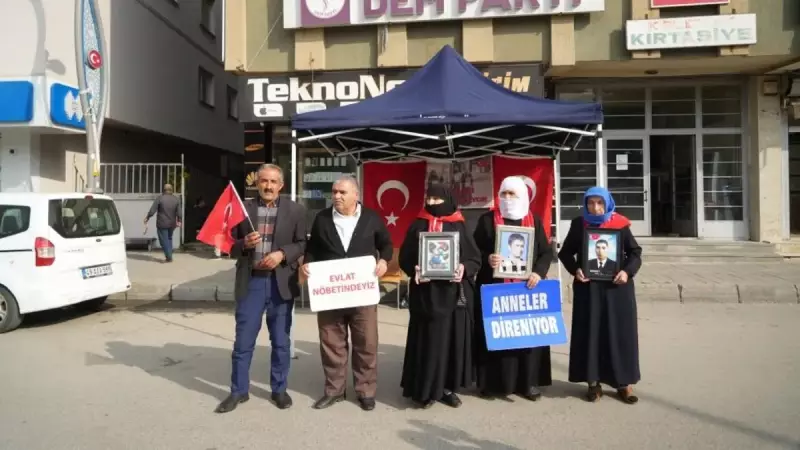 Muş'ta Annelerin Evlat Nöbeti 221. Haftada: Teslim Olun Çağrısı