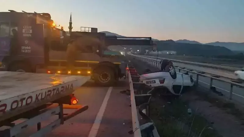 Şok Eden Kaza! Otomobil Takla Attı, İki Kişi Yaralandı - Acil Müdahale Hayat Kurtardı