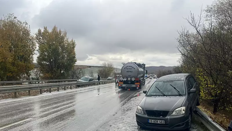 Çorum'da Dolu Yağışı: 10 Yaralı ile Sonuçlanan Zincirleme Trafik Kazası