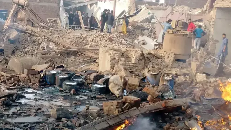 Pakistan'da Tutkal Fabrikasında Patlama: 18 Ölü