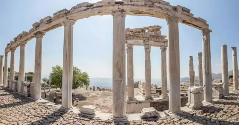 Pergamon Antik Kenti: Bergama'da Tarihe Yolculuk