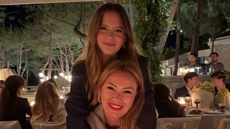 Pınar Altuğ'un Kızı Su İlk Kez Podyuma Çıktı!