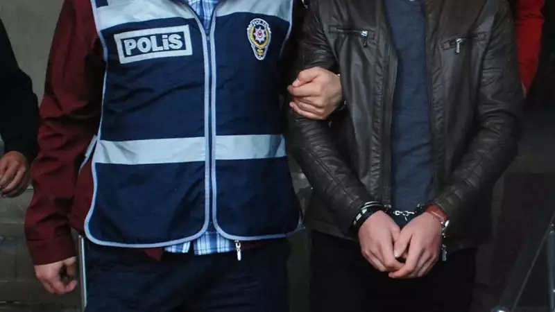 Polis Memuru Kiralık Araçta 16 Kilo Esrarla Yakalandı
