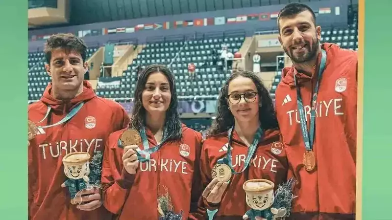 Riyad'da Madalya Yağmuru: Türk Yüzücülerden 6 Altın Madalya