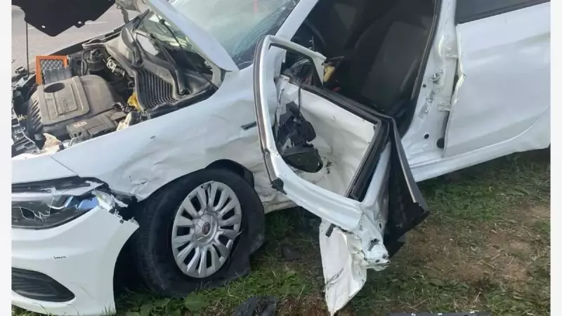 Sakarya'da Feci Trafik Kazası: İki Araç Baş Başa Çarpıştı, 1'i Ağır 5 Yaralı!