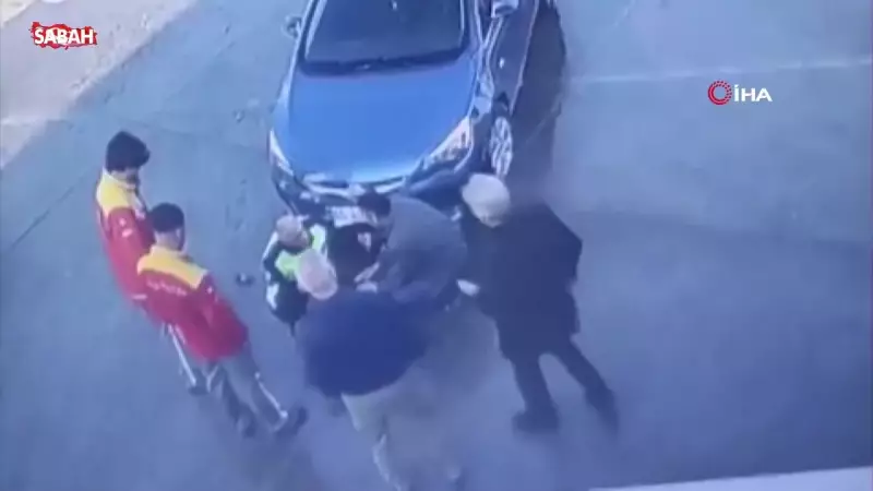 Samsun'da Dikkatsiz Sürücü Trafik Polisine Çarptı | Kamera Kaydı