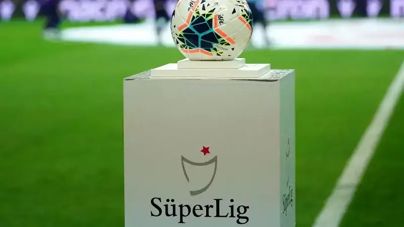 Süper Lig'de 11. Hafta Heyecanı: Puan Durumu Yenilendi, Lider Değişti!