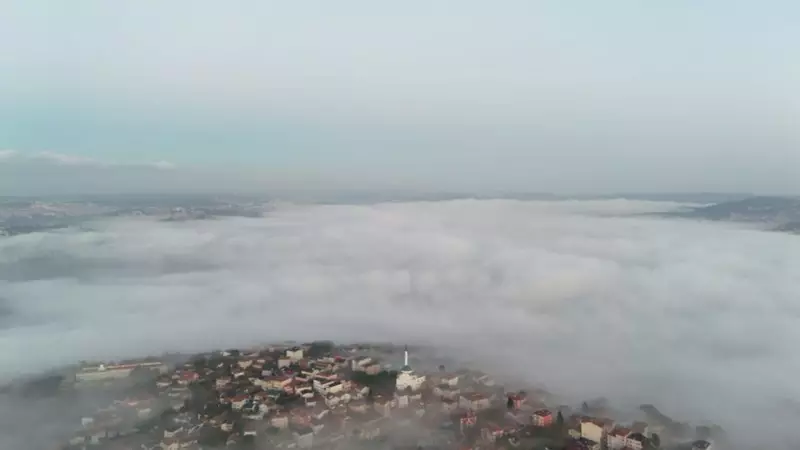 İstanbul Boğazı'nda Yoğun Sis: Gemi Trafiği İki Yönlü Askıya Alındı