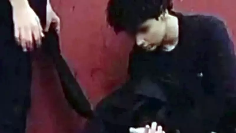 İstanbul'da Lise Öğrencisi 15 Arkadaşı Tarafından Bıçaklanıp Gasp Edildi