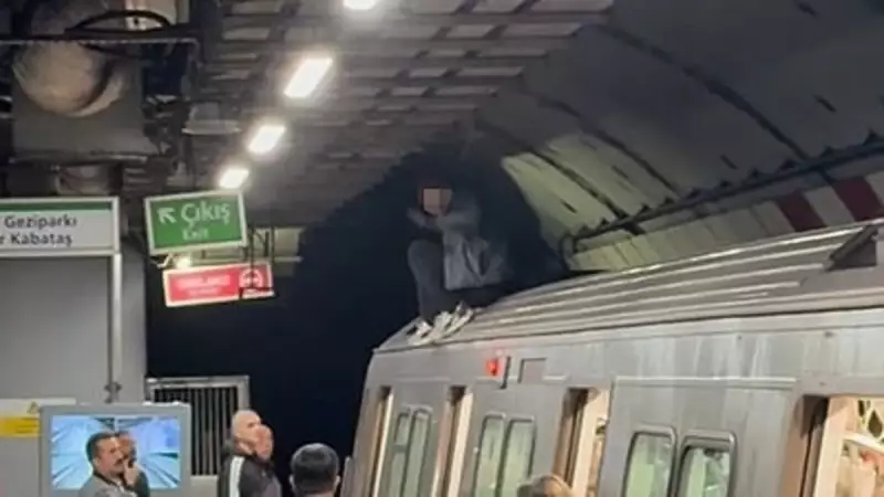 İstanbul'da Metro Üzerinde Şaşkınlık Yaratan Olay: Durakta Bekleyen Metronun Üzerine Çıktı!