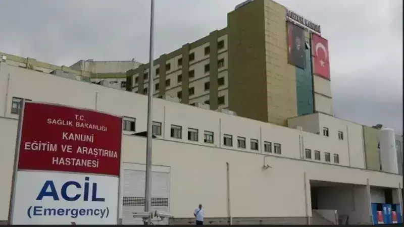 Trabzon'da Yemek Sonrası 3 Kişi Gıda Zehirlenmesi Şüphesiyle Hastanede