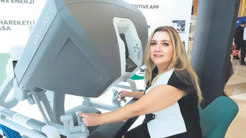 Türk tıbbı tarih yazdı: 5 canlı robotik ameliyatı dünya izledi!