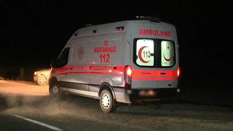 Uşak'ta Feci Kaza: Otomobil Kepçeye Çarptı, Baba Hayatını Kaybetti