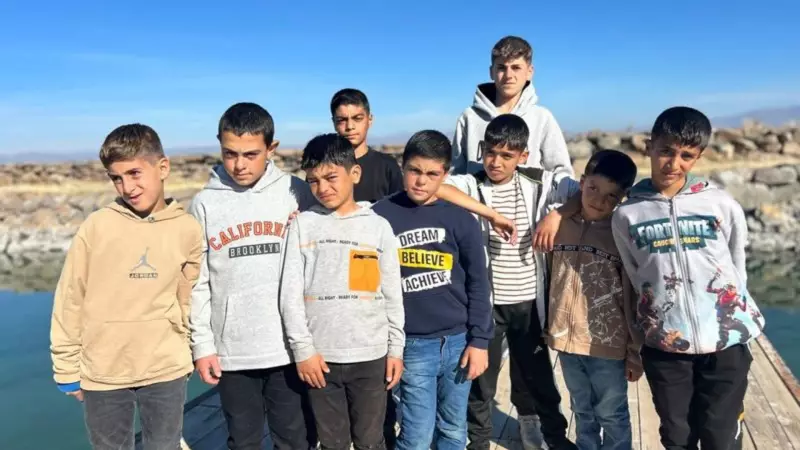Van Gölü'nün Sarı Saçlı Çocukları: Yazın Sararan Saçlar Kışla Birlikte Eski Rengine Döndü