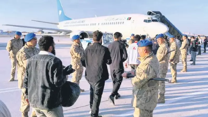 Van'dan 300 Afganistan Uyruklu Göçmen Ülkelerine Gönderildi