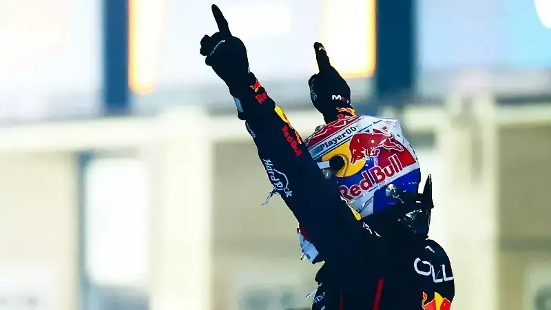 Verstappen Katar'da 70. Zaferini Aldı, Şampiyonluk Abu Dabi'ye Kaldı