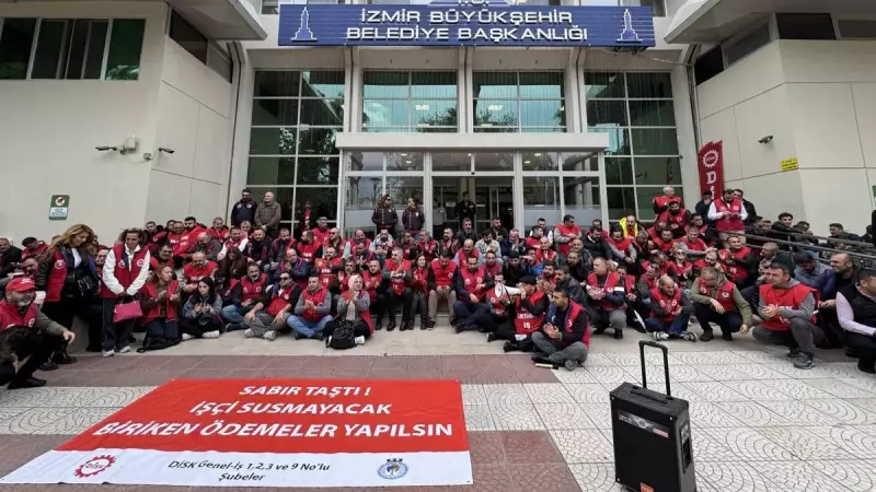 İzmir'de 23 Bin Belediye İşçisi 3 Aylık Sosyal Hakları İçin Eylemde