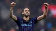 Hakan Çalhanoğlu Inter'de Ekim Ayının Oyuncusu Seçildi