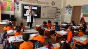 İlköğretimde Devrim Gibi Karar! Artık Çocuklar 'Bilinçli Tüketici' Dersi Görecek