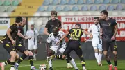 Trendyol 1. Lig'de 6 Gollü Gol Şöleni: İstanbulspor-Sakaryaspor 3-3