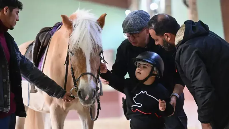 30 Yıllık Fizyoterapistten Hippoterapi Uyarısı: Atla Dolaştırmak Tedavi Değil