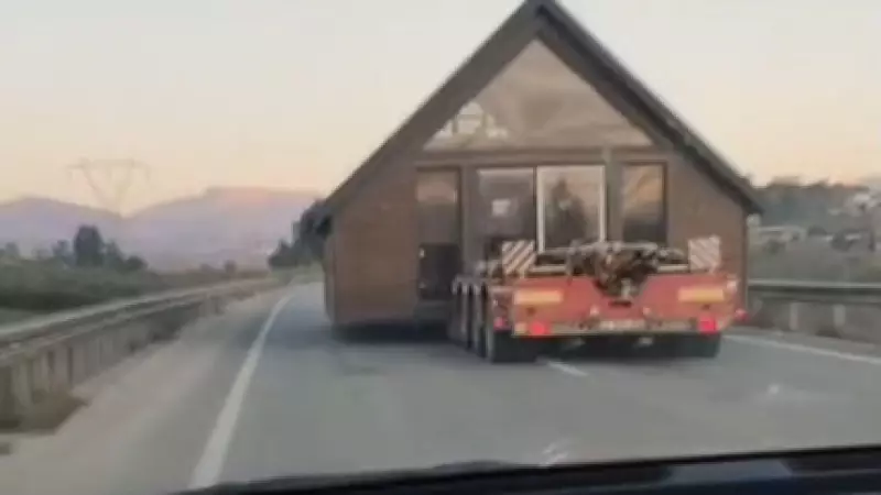 Adana'da Prefabrik Ev Taşıyan TIR Trafiği Felç Etti!