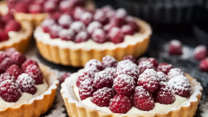 Ahududulu Mini Tart Tarifi: Çay Saatlerini Şenlendiren Pratik Lezzet