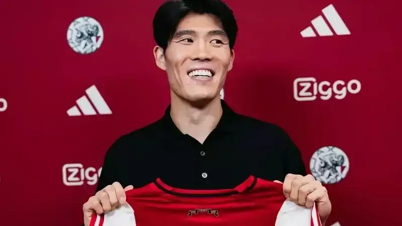 Ajax, Arsenal'den Japon savunmacı Tomiyasu'yu transfer etti