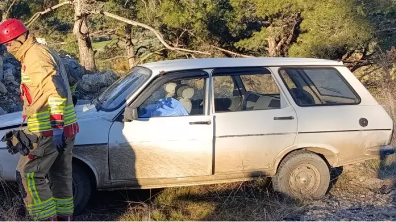 Akhisar'da Taş Yığınına Çarpan Otomobilin Sürücüsü Hayatını Kaybetti