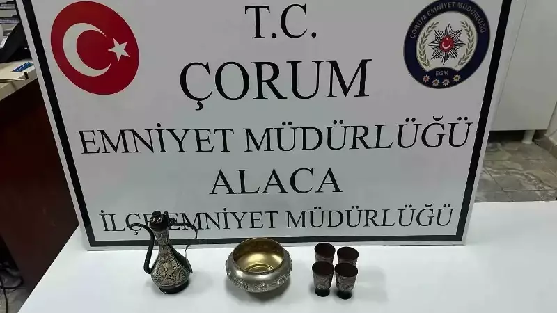 Alaca'da Tarihi Eser Operasyonu: 2 Haç ve Çok Sayıda Eser Ele Geçirildi