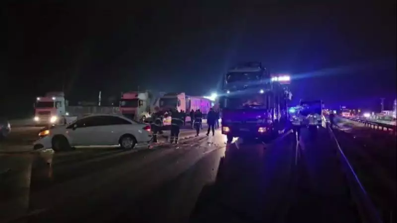 Amasya Merzifon'da Zincirleme Kaza: Araç, Tır ve Mahkum Midibüsü Çarpıştı