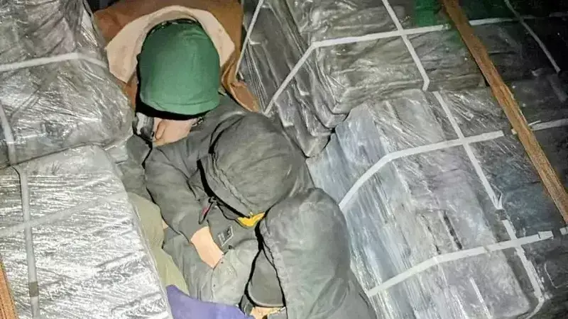 Amasya'da Demir Yüklü TIR'da 37 Kaçak Göçmen Yakalandı