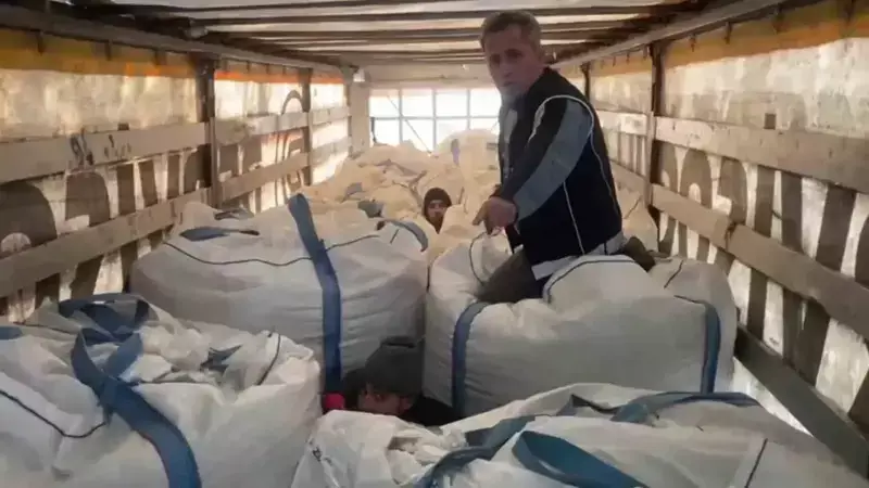 Amasya'da Tırda Saklanan 13 Kaçak Göçmen Yakalandı