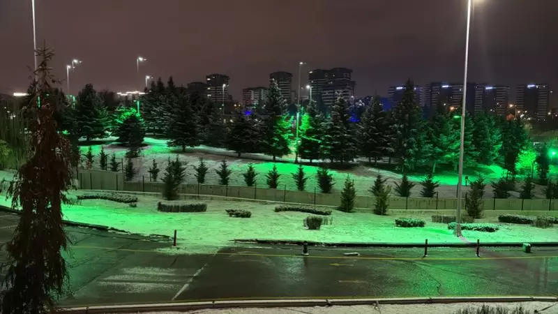 Ankara'da Kar Yağışı Etkili Oldu: Beyaz Örtü Başkent'i Kapladı