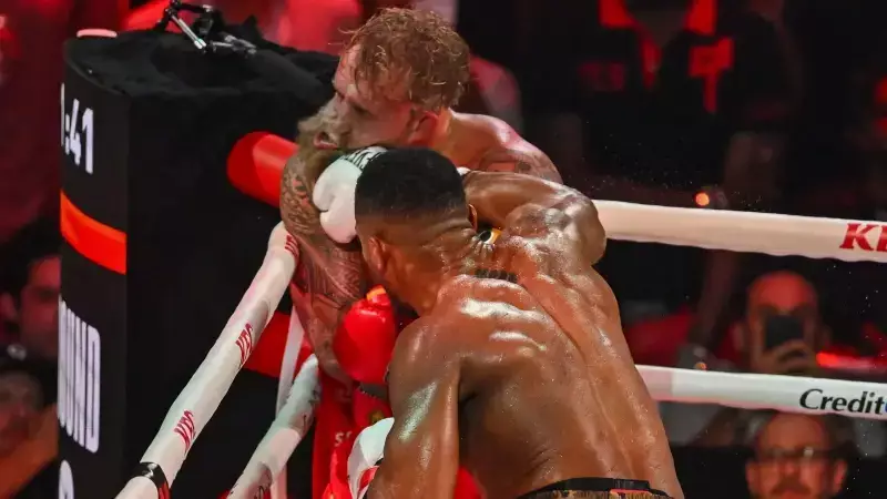 Anthony Joshua, Jake Paul'u Nakavt Etti ve Tyson Fury'ye Meydan Okudu