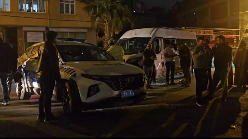 Ataşehir'de Motosiklet ile Servis Çarpıştı: 2'si Ağır 3 Yaralı