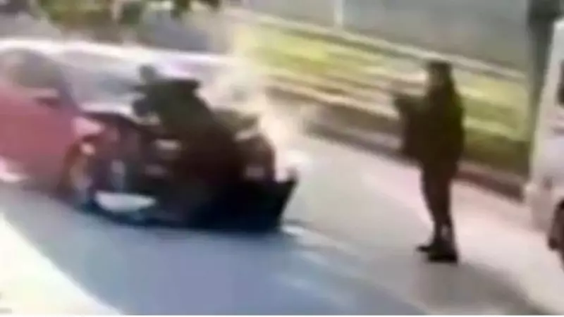 Aydın'da Polise Araçla Saldırı: Önce Çarptı, Sonra Fotoğrafını Çekip Paylaştı