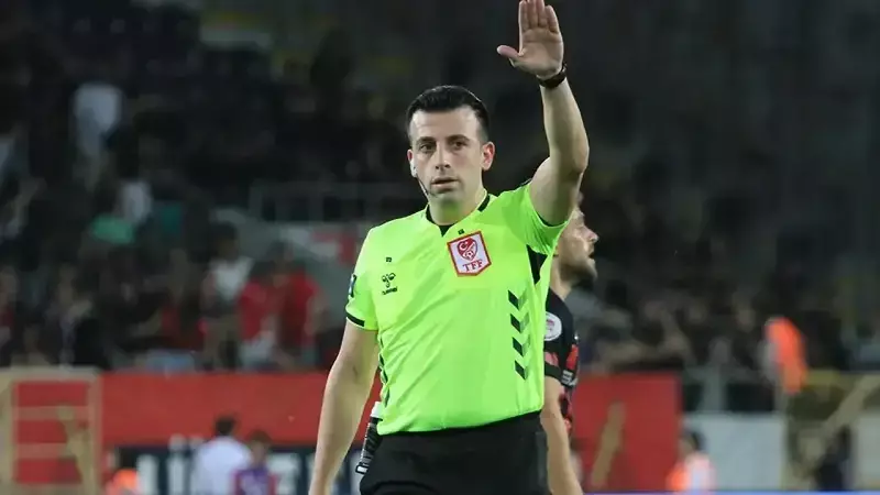 Beşiktaş, Rizespor'u Tüpraş Stadyumu'nda Ağırlıyor: Hakem ve VAR Kadrosu Açıklandı