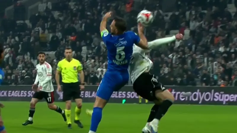 Beşiktaş'tan Penaltı İsyanı: 'Tiyatro Devam Ediyor' Tepkisi