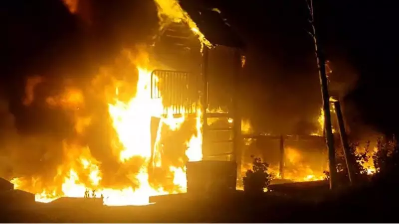 Beylikdüzü'nde Çocuk Parkı Kundaklandı: Alevler İçinde Kaldı