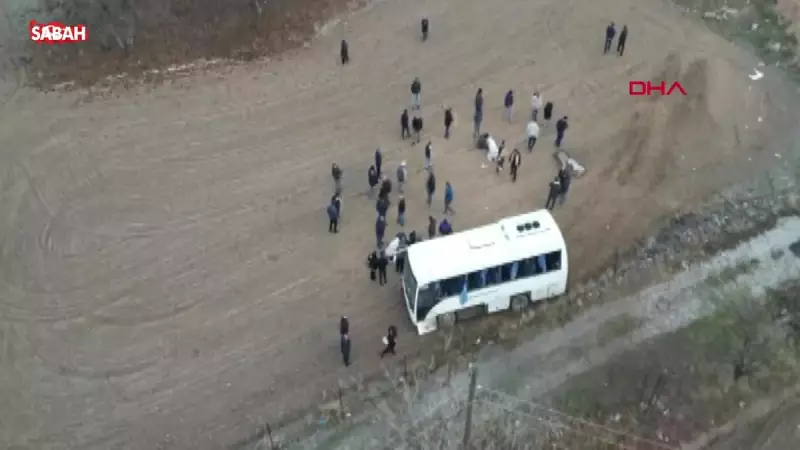 Bolvadin'de Öğrenci Servisi ile Kamyonet Çarpıştı: 17 Yaralı