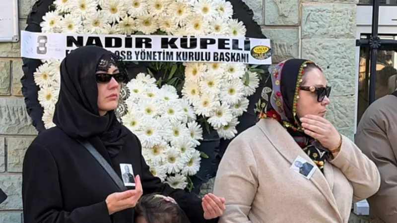 Burcu Özberk'in Acı Kaybı: Dedesi Cumhuriyet Yıldızlar Hayatını Kaybetti