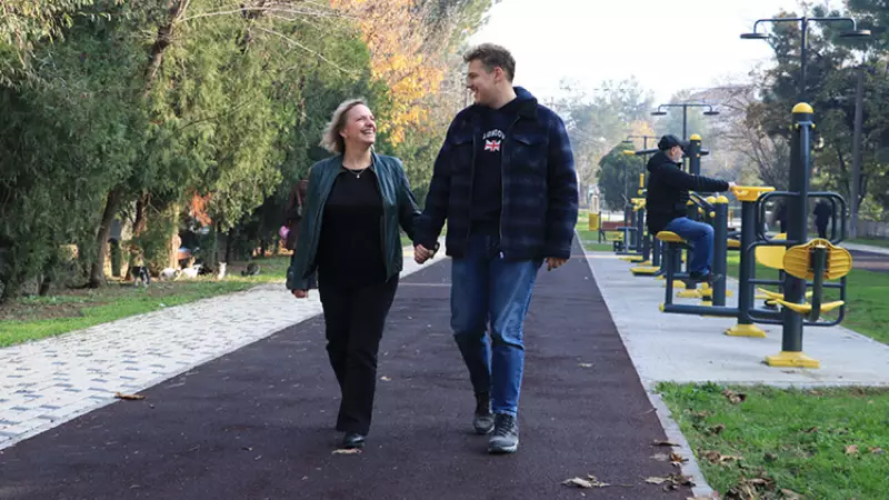 Bursa'da 25 Yaşındaki Genç, Annesinin Bağışladığı Böbrekle Hayata Tutundu