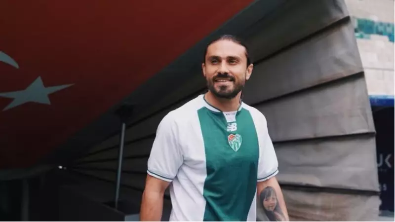 Bursaspor, Halil Akbunar'ı Transfer Etti! 32 Yaşındaki Yıldız İmzayı Attı
