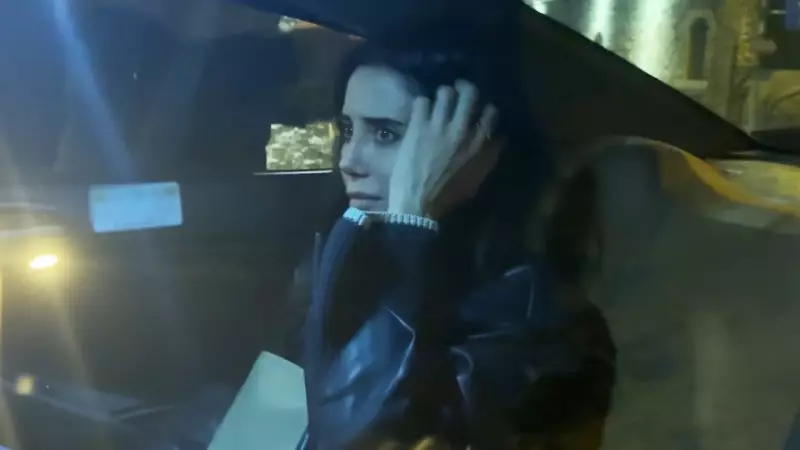 Cansu Dere Üsküdar'da Gizemli Bir Akşam Yemeğinden Sonra Basından Kaçtı