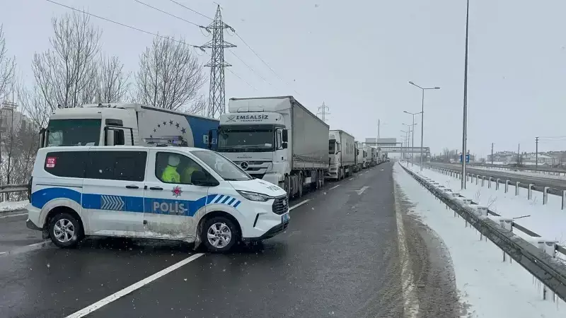 D-100 Karayolu Çankırı Bölümü Kar Nedeniyle Kapandı!