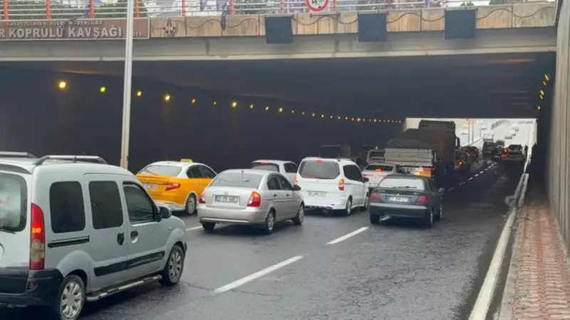 Diyarbakır'da Zincirleme Trafik Kazası: 3 Yaralı, Trafik Durma Noktasına Geldi