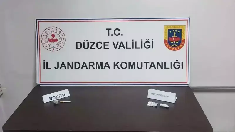 Düzce'de D100'de Narkotik Operasyonu: Havalandırmada 12 Gram Uyuşturucu